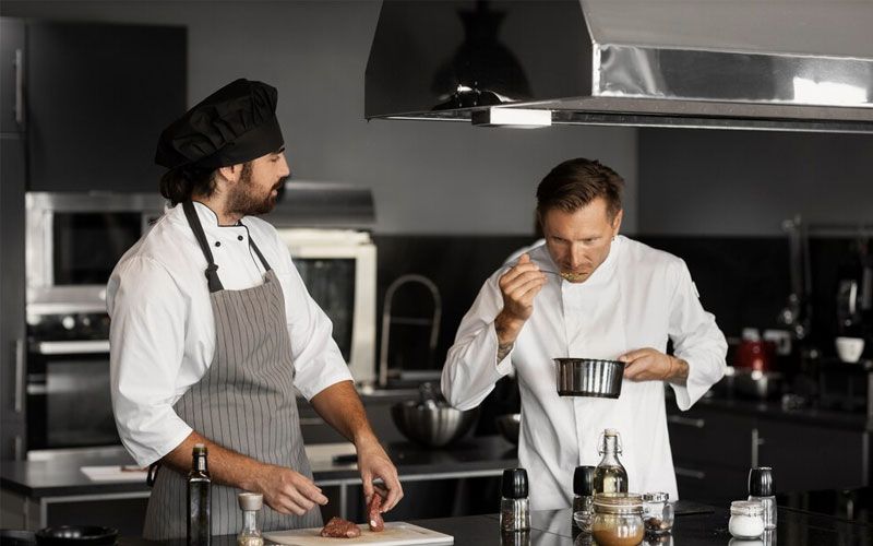 Khám Phá Bộ Từ Vựng Tiếng Anh Về Nhà Bếp Đầy Đủ Nhất 2 Hội thoại ứng dụng các từ vựng tiếng Anh nhà bếp
