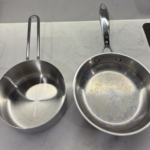 Giải Thích Hiện Tượng Nồi Inox Rửa Bát: Tại Sao Có Cái Sạch, Cái Bị Loang?