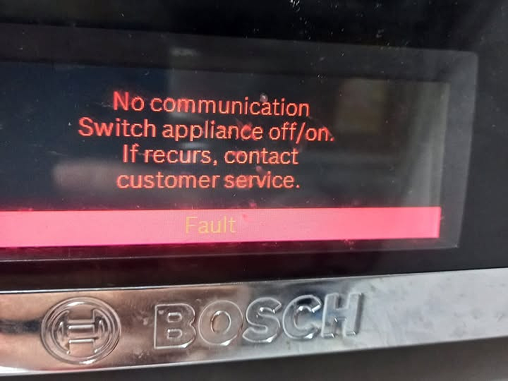 Lỗi “Mất Giao Tiếp” Trên Máy Rửa Bát Bosch: Cách Nhận Diện và Khắc Phục
