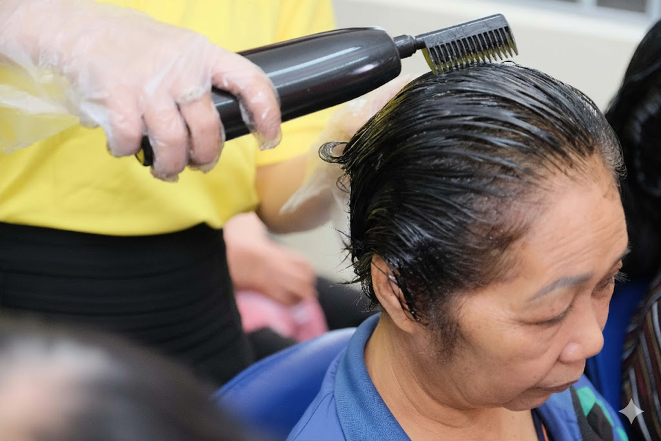 Cách Phủ Bạc Tại Nhà Để Tóc Đen Bóng Lĩnh Mượt Như Mới Ra Salon