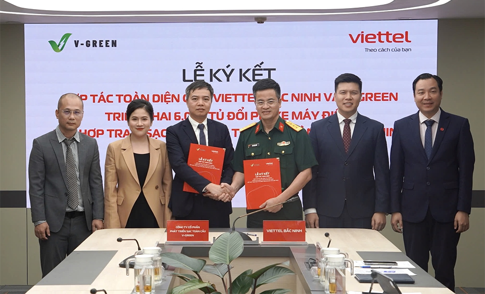 Viettel Phát Triển Hệ Thống Tủ Đổi Pin Cho Xe Máy Điện Tại Bắc Ninh