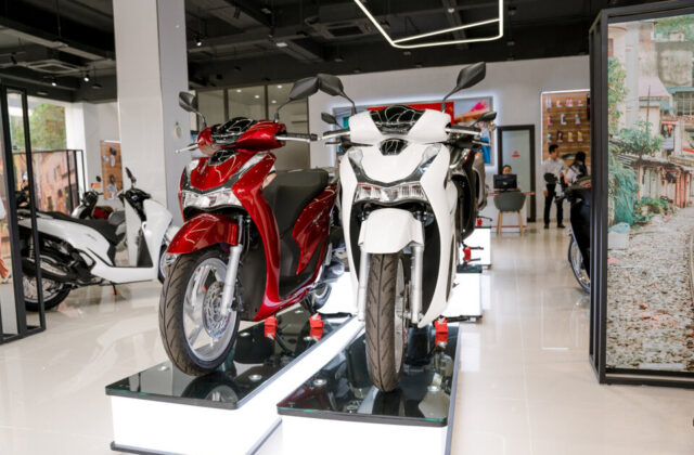 Giá Xe Máy Honda Tăng Cao: Các Dòng Sản Phẩm Bị Ảnh Hưởng Như Thế Nào?