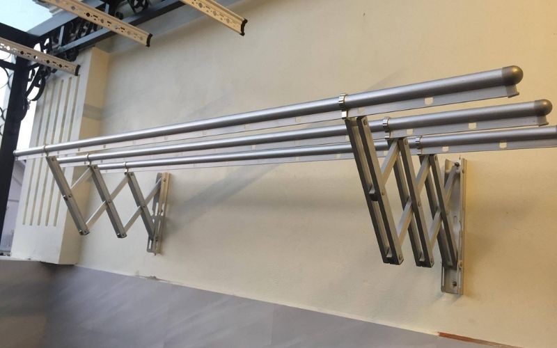 Hướng Dẫn Chọn Mua Cây Phơi Đồ Phù Hợp Để Tiết Kiệm Không Gian 3 Giàn phơi kéo ngang gắn tường