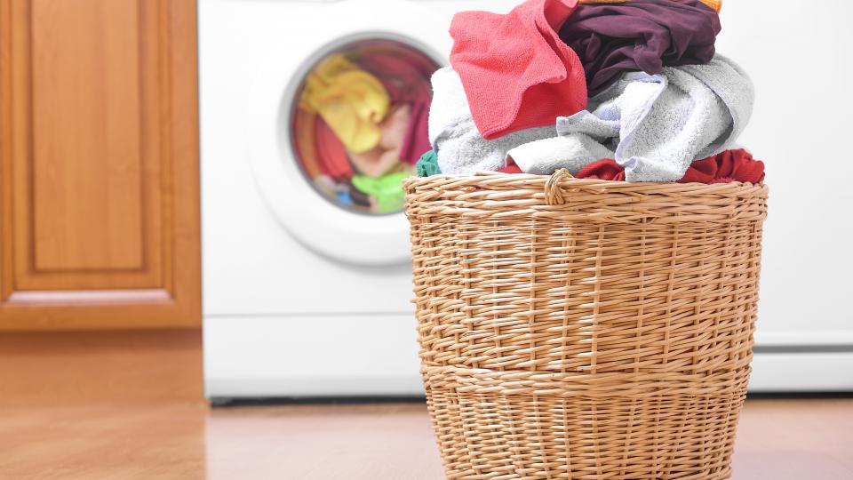 Giải Pháp Làm Khô Quần Áo Nhanh Chóng Trong Những Ngày Mưa Nhiều 3 Thời điểm giặt tốt nhất là buổi sáng